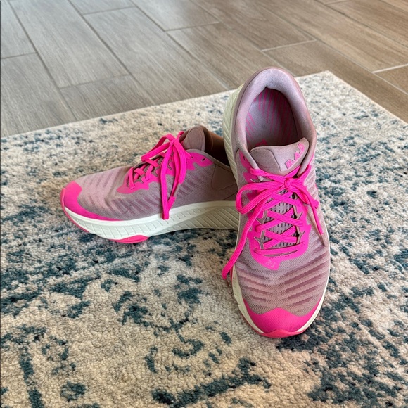 R.A.D. R1 Pink Running Shoes - Picture 1 of 4